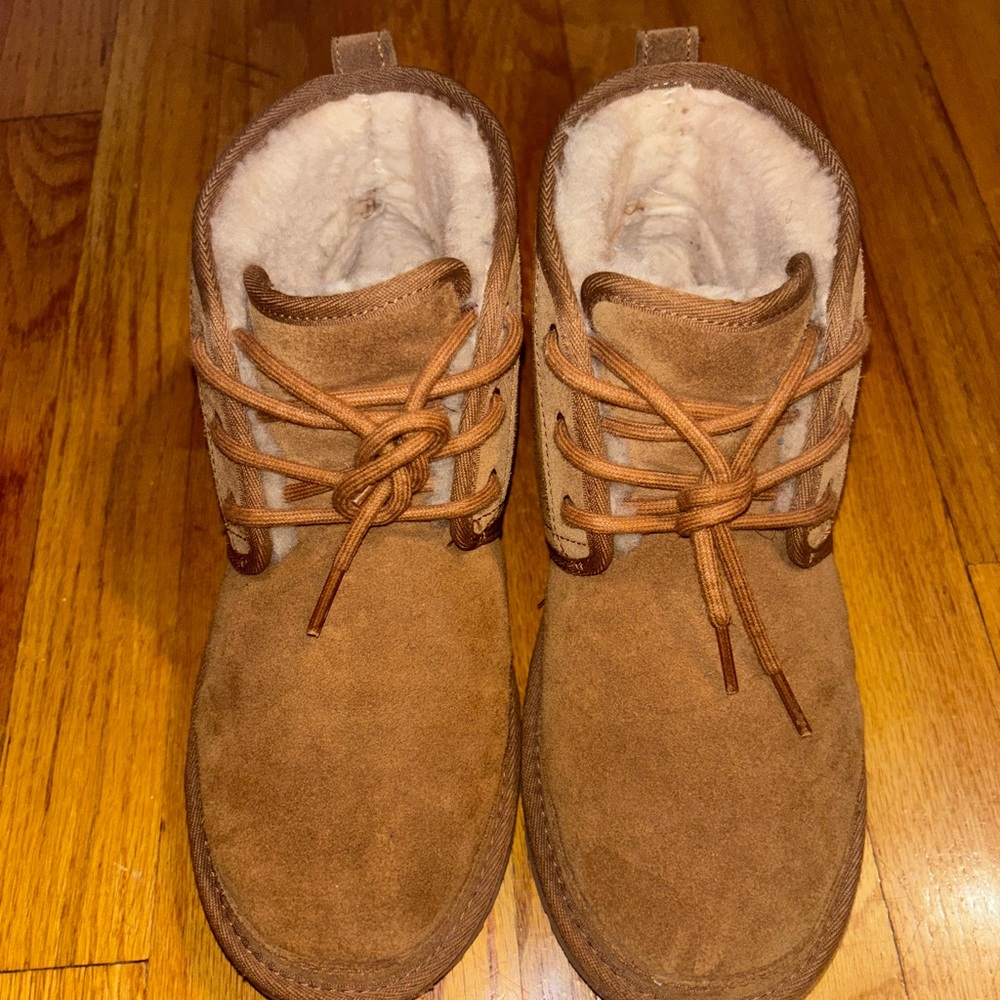 UGG Neumel